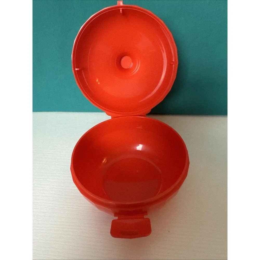 Tupperware Onion Keeper Forget-Me-Not Keeps Dry & Dark New Red